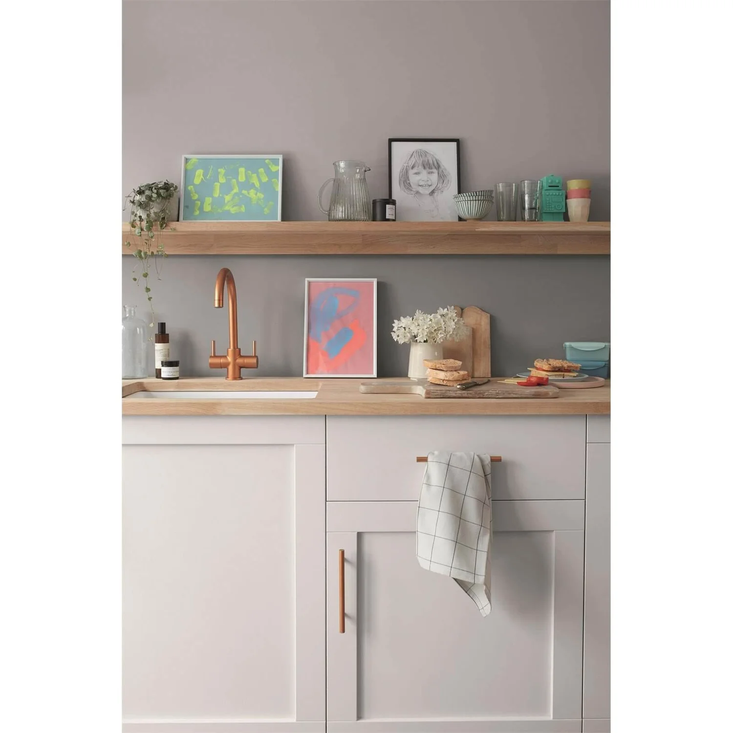 Dulux Easycare Kitchen Chic Shadow - Matt Emulsion Paint - 2.5L 9 Dulux Easycare Kitchen Chic Shadow - Matt Emulsion Paint - 2.5L - Image 9