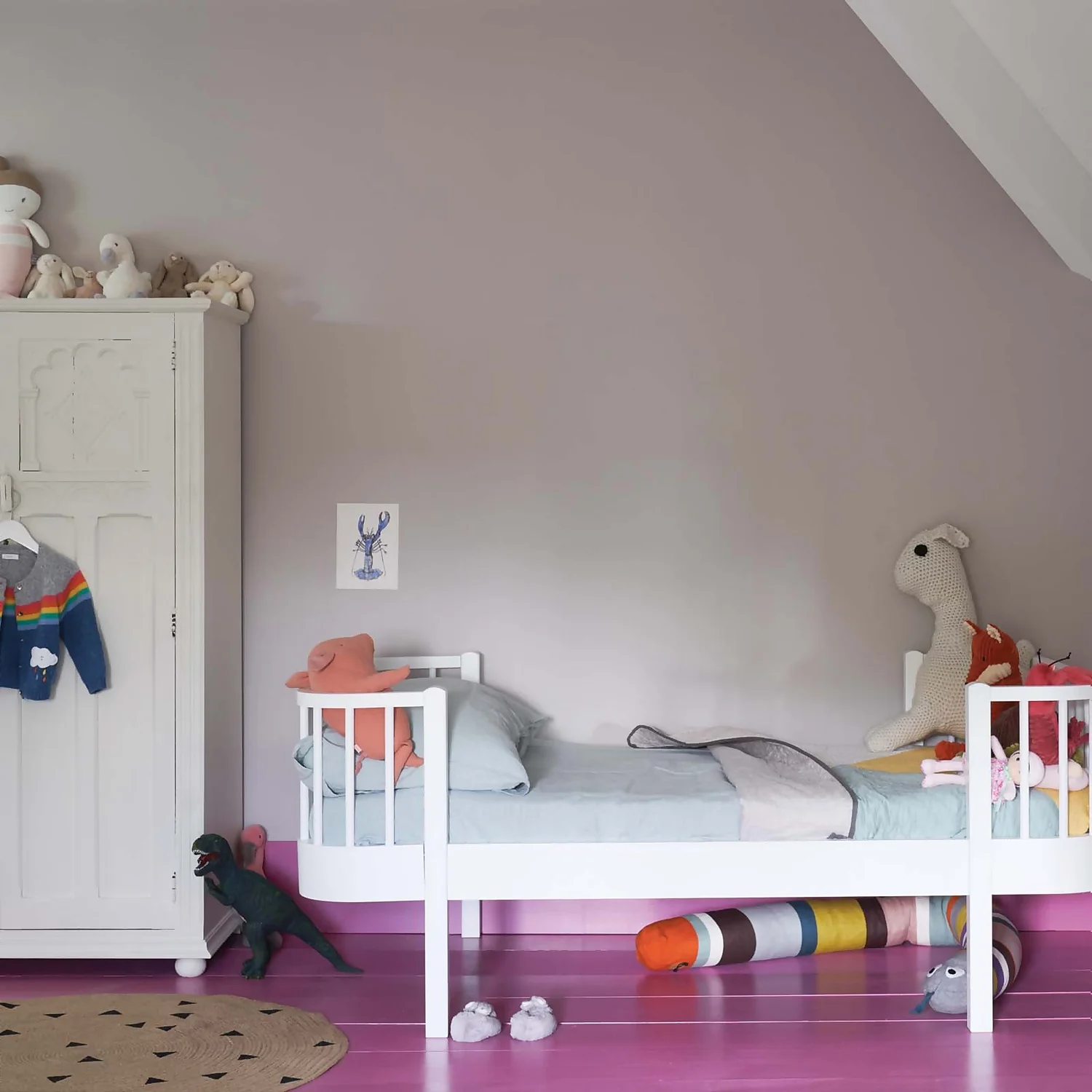 Farrow & Ball Full Gloss Paint Peignoir - 2.5L 4 Farrow & Ball Full Gloss Paint Peignoir - 2.5L - Image 4