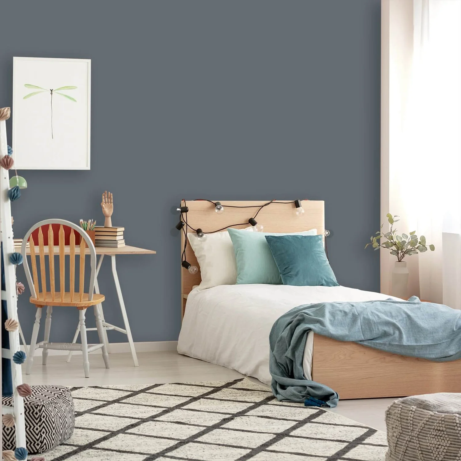 Homebase Interior Quick Dry Satin Paint Thunder - 750ml 4 Homebase Interior Quick Dry Satin Paint Thunder - 750ml - Image 4