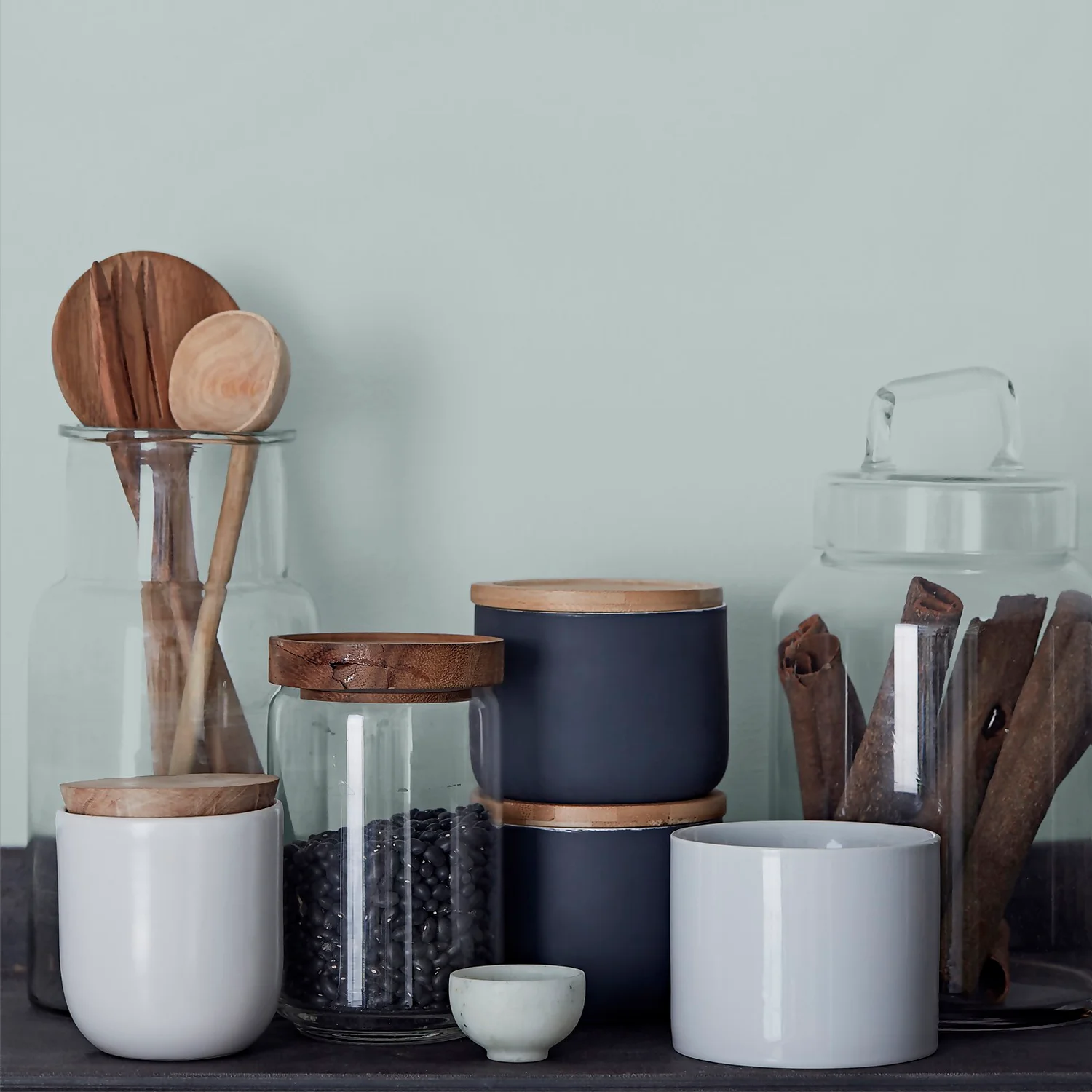 Crown Easyclean®Greaseguard+ Kitchen Matt Washable Multi Surface Paint Marble Top® - 2.5L 3 Crown Easyclean®Greaseguard+ Kitchen Matt Washable Multi Surface Paint Marble Top® - 2.5L - Image 3